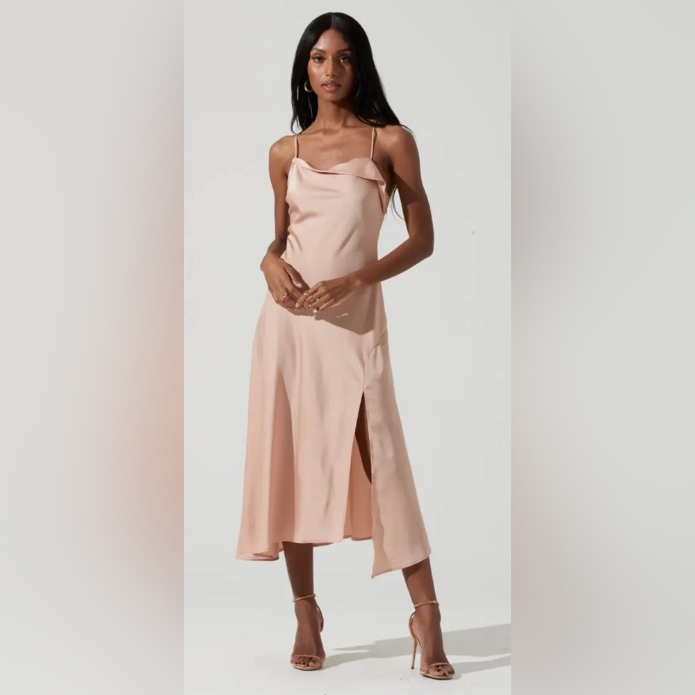 ASTR The Label Cowl Midi Slip Dress in Blush Size M